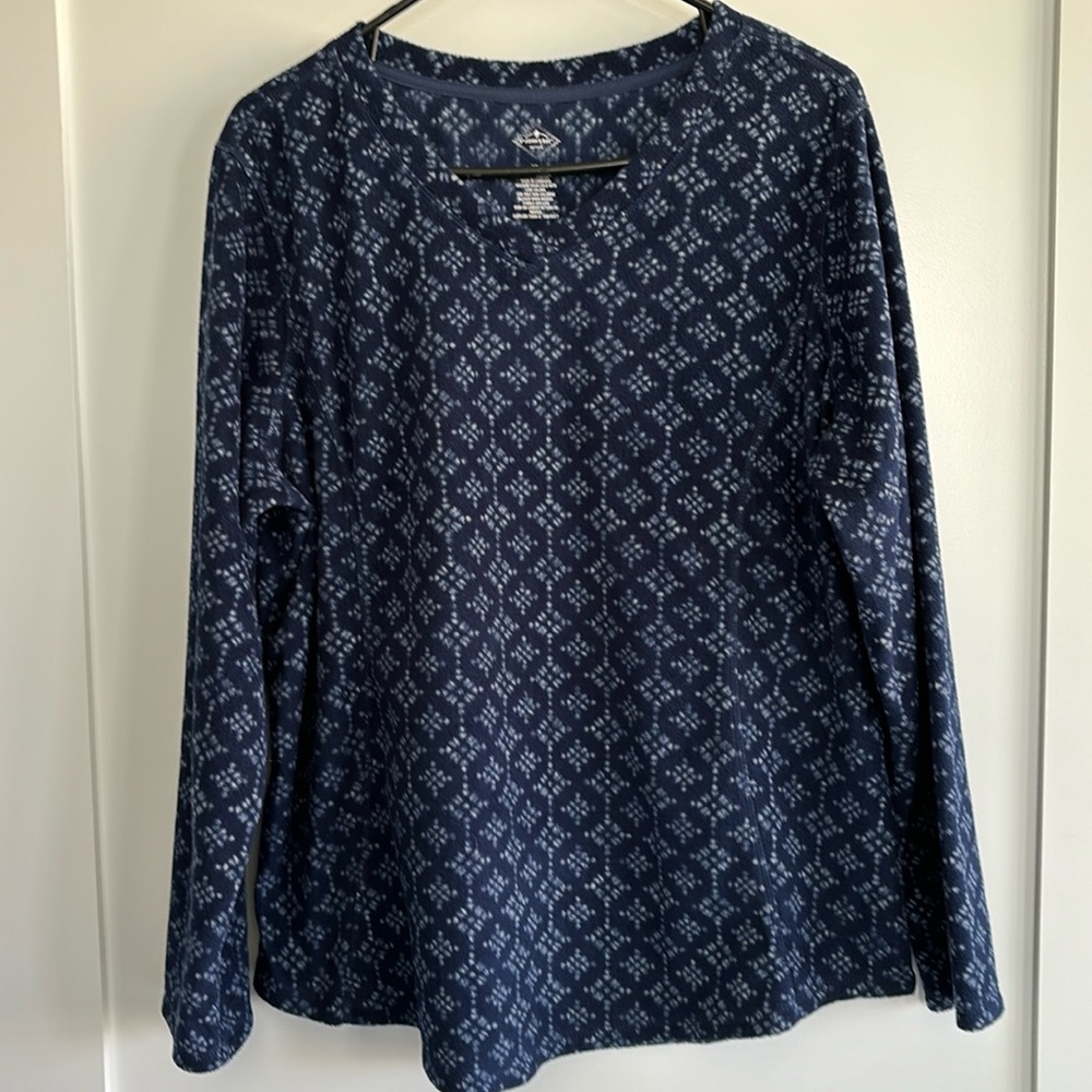V-neck fleece